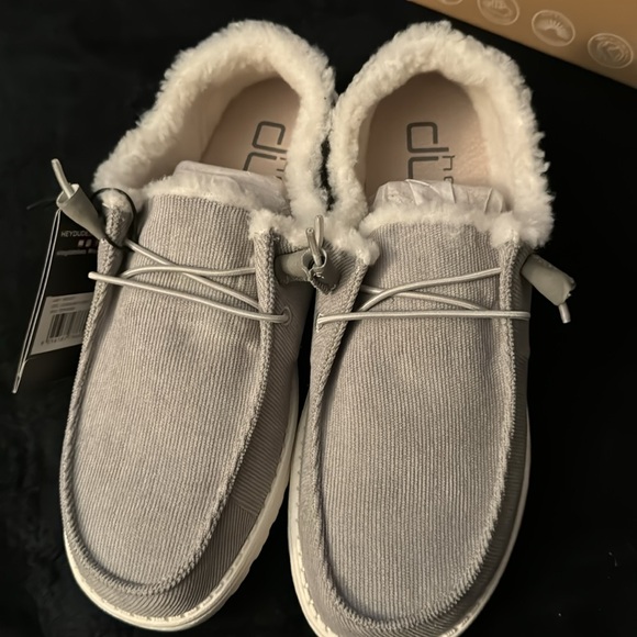 Women NWT Hey Dude grey, Corduroy. #3 of #4 - Picture 4 of 4